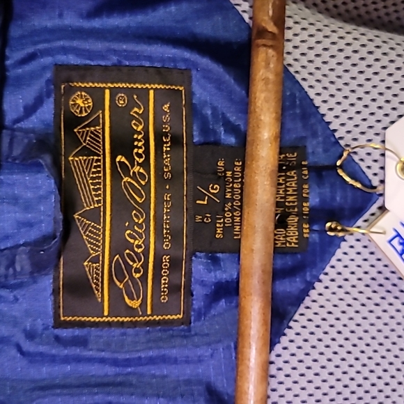 Vintage. Eddie Bauer. Windbreaker. Men's size Large. - Picture 2 of 4